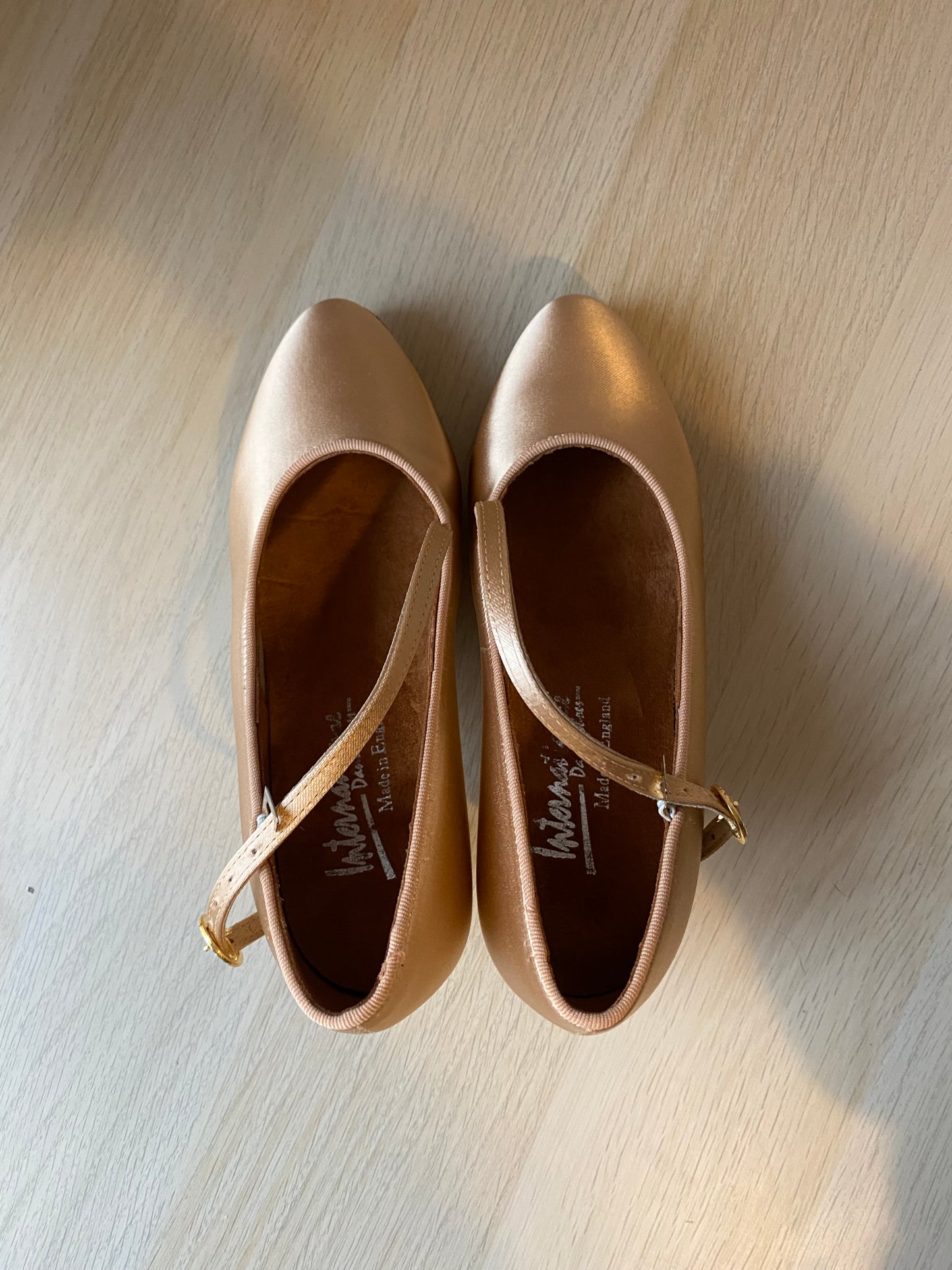 ICS RoundToe SingleStrap - Peach Satin - Size 3 - Wide Hook Buckles