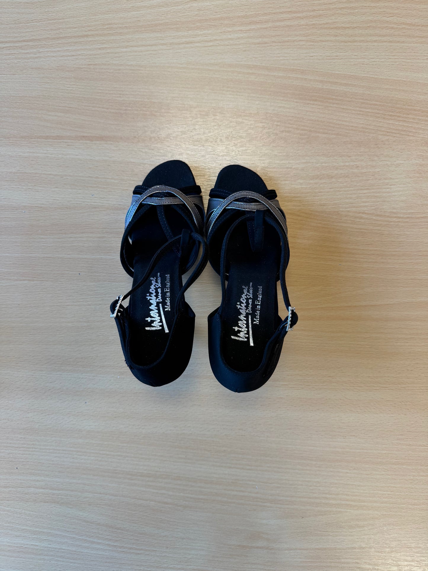 Mia T-Bar - Black Nubuck/Steel Pixel - Size 4.5 - Regular