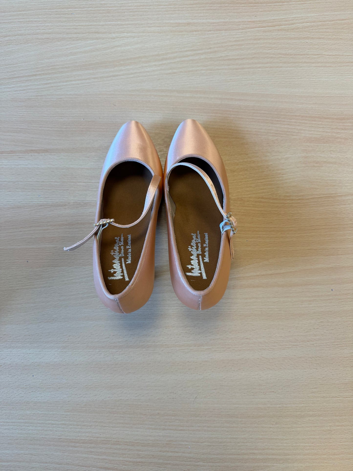 ICS RoundToe SingleStrap - Peach Satin - Size 4 - Regular