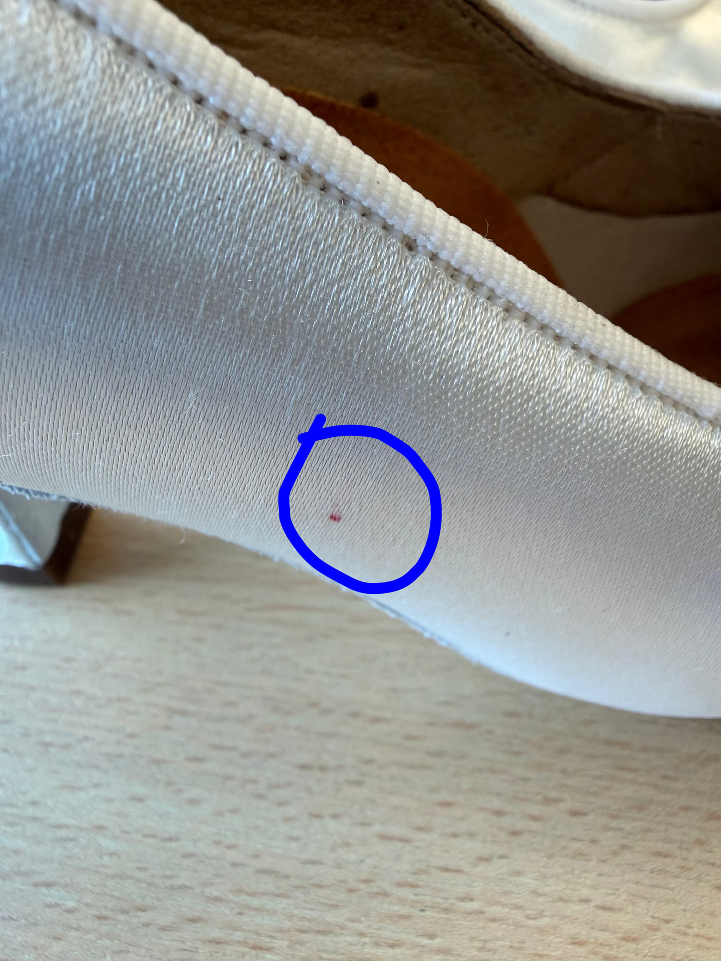 ICS RoundToe - White Satin - Size 4 - Regular