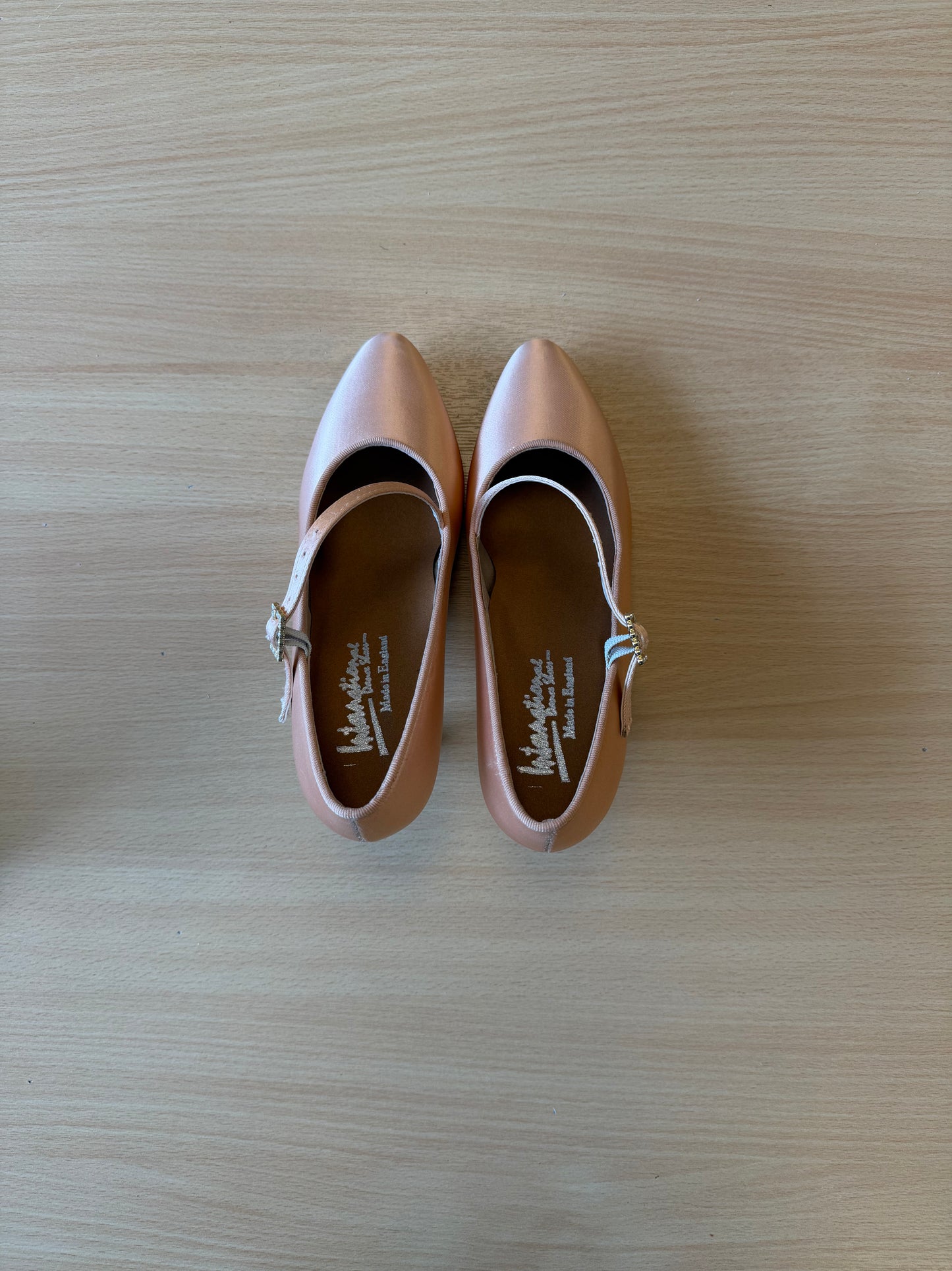ICS RoundToe SingleStrap - Peach Satin - Size 4 - Regular