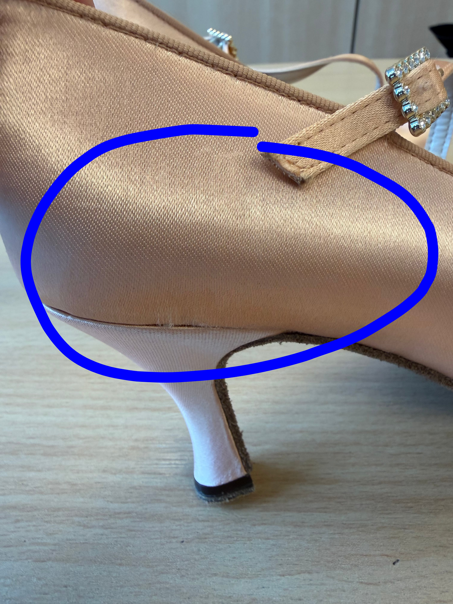 ICS RoundToe SingleStrap - Peach Satin - Size 4 - Regular