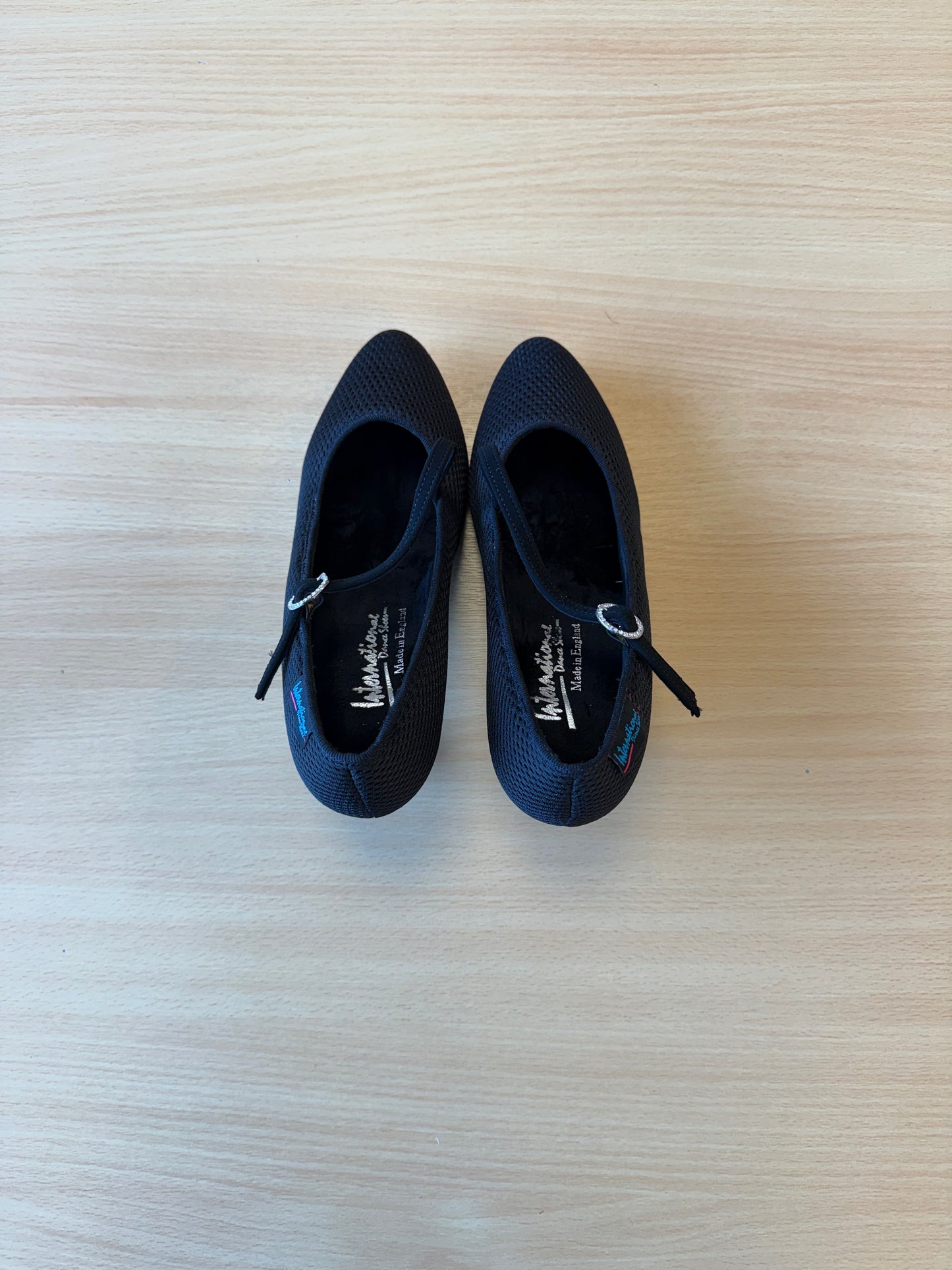 ICS RoundToe SingleStrap - AirMesh - Size 5.5 - X Wide