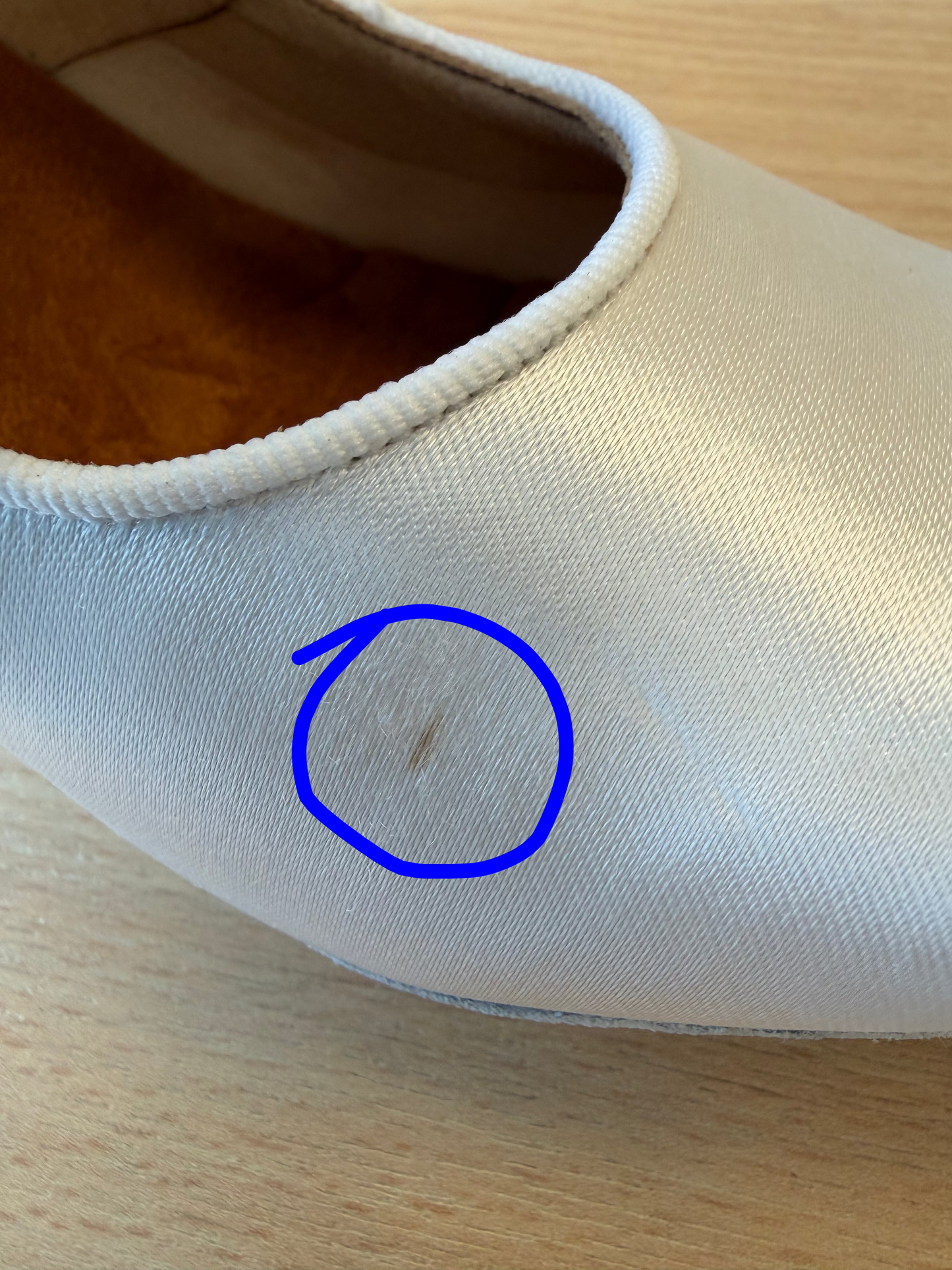 ICS RoundToe SingleStrap - White Satin - Size 5.5 - Narrow