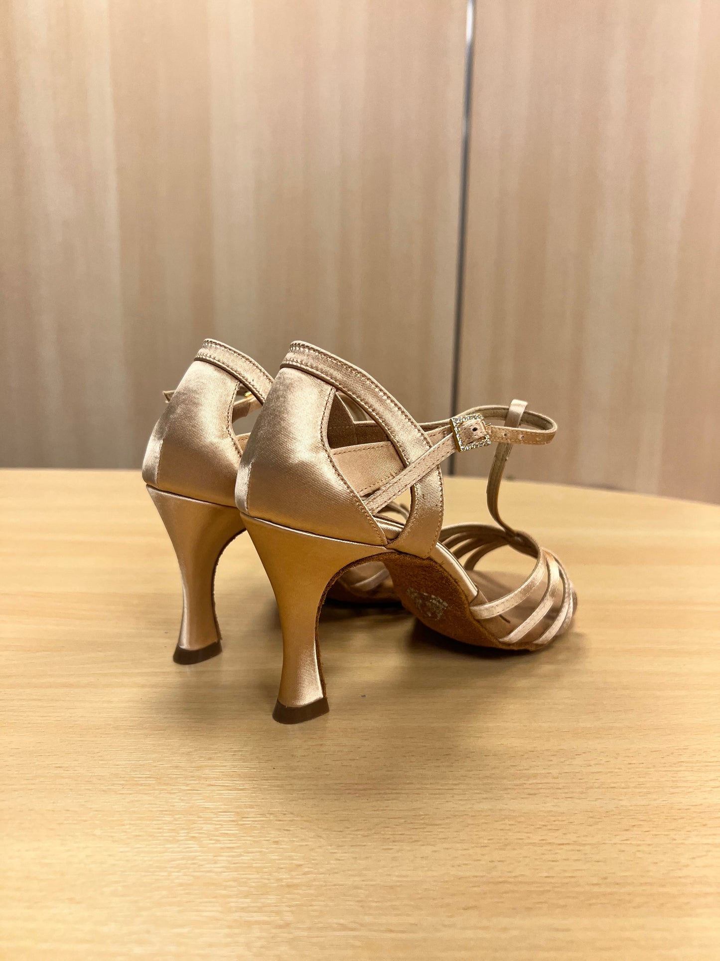 Lucia - Peach Satin (Size 5)