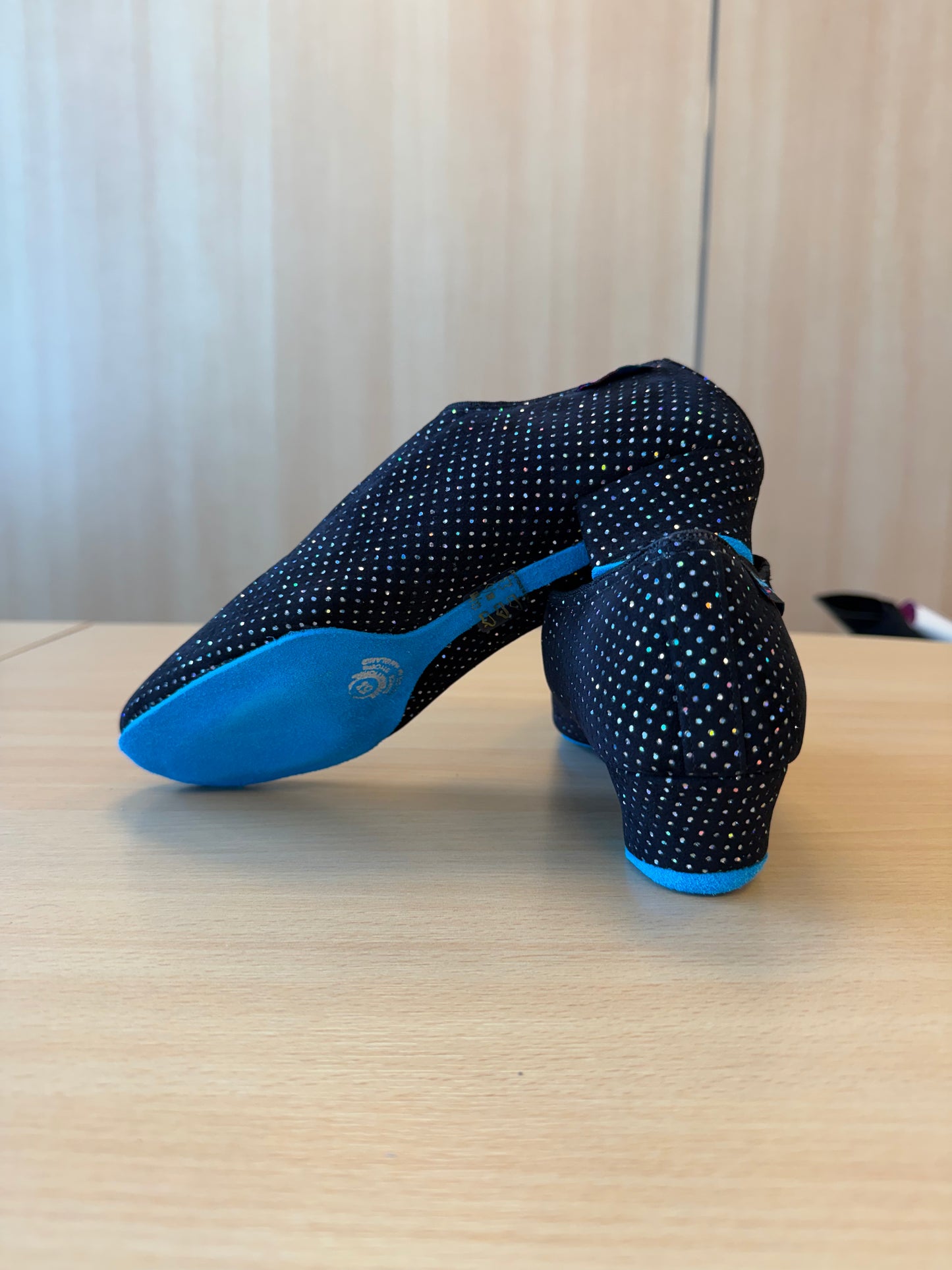 Heather Split-Sole - Black Silver Hologram - Size 5.5 - Regular (Blue Soles)