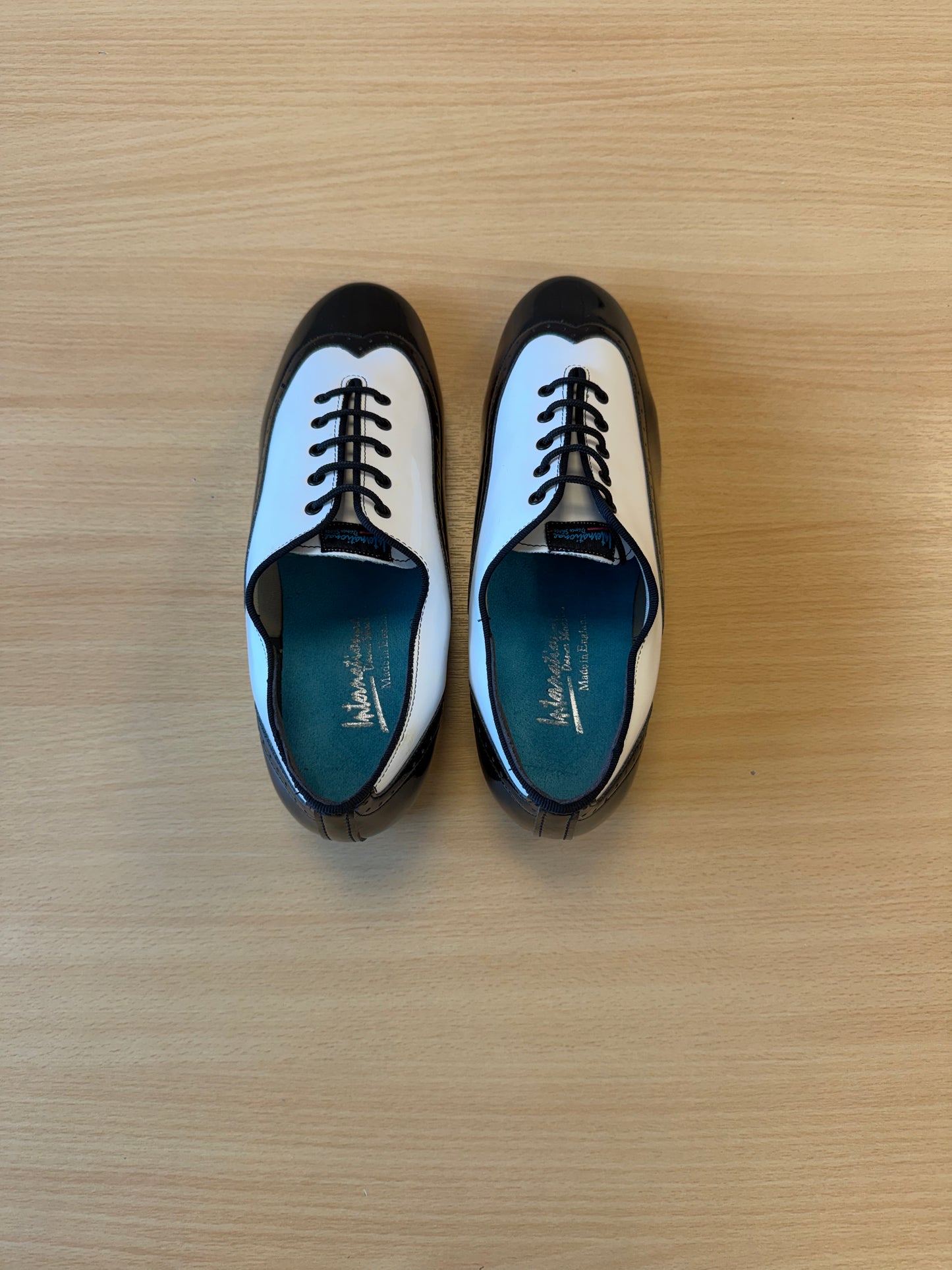 Brogue Split-Sole - White Patent/Black Patent - Size 7.5 - Regular