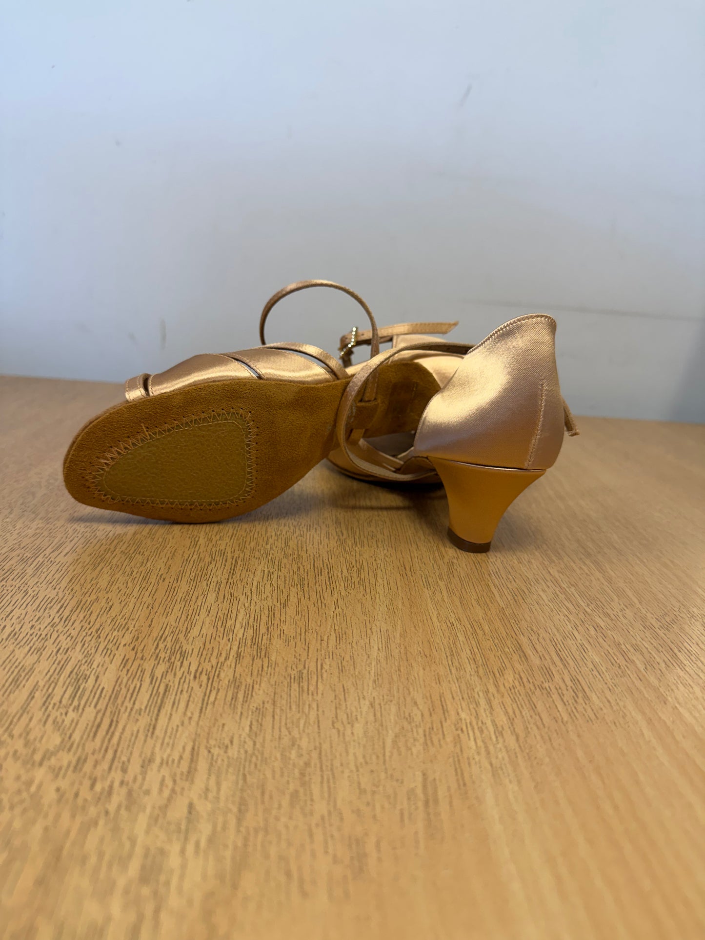 Mia - Peach Satin - Size 6 - Wide (XG Soles)