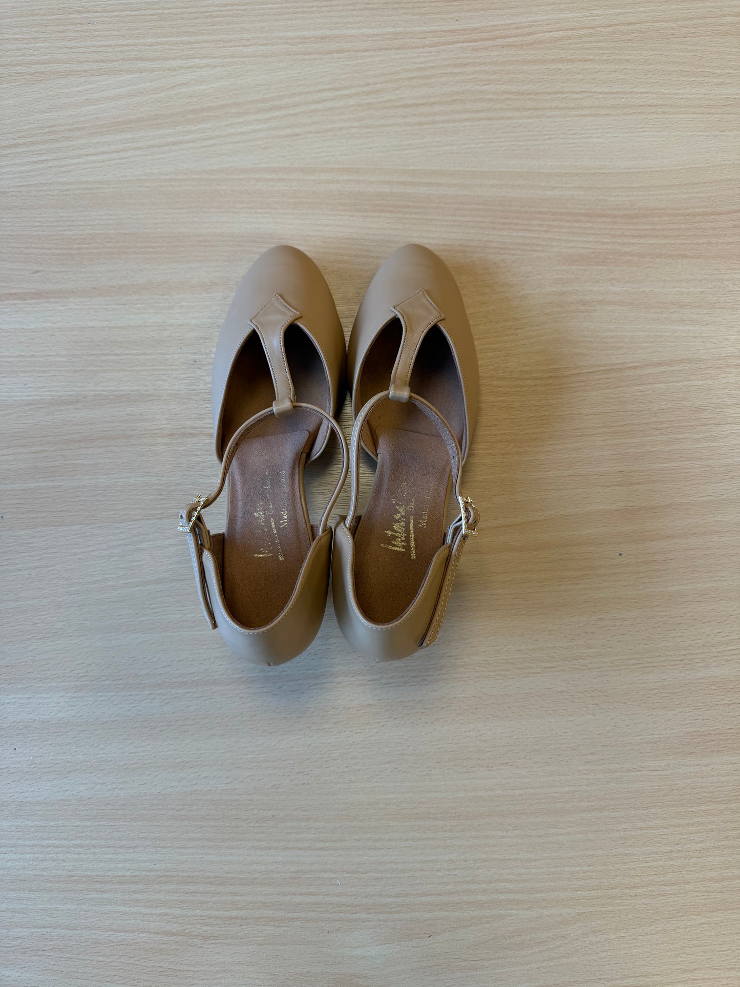 Karen - Beige NotCalf - Size 6 - Wide
