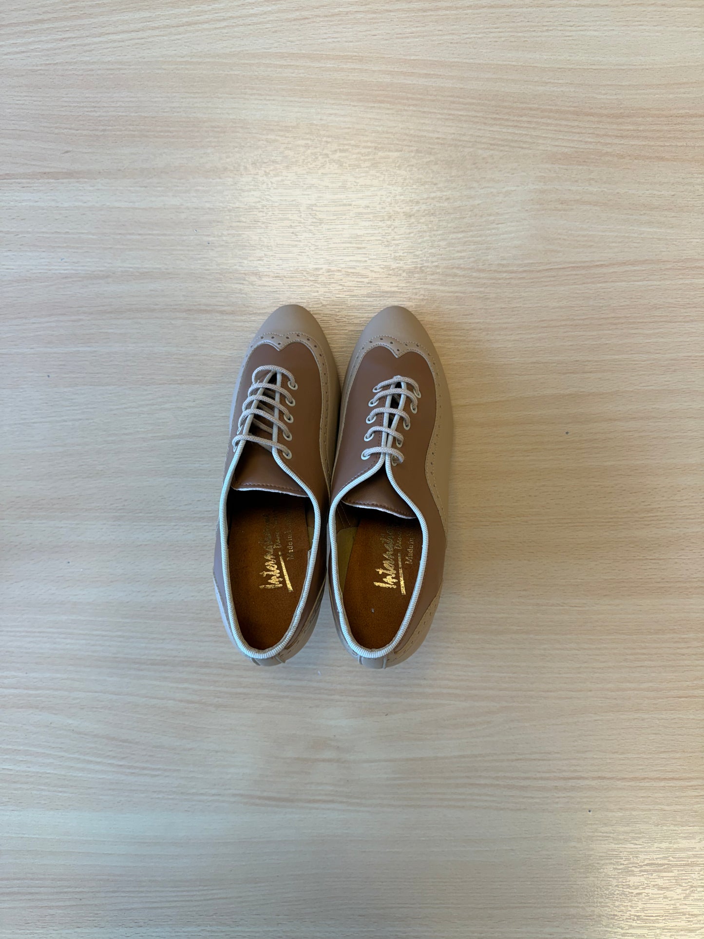 Ladies Brogue - Beige NotCalf/ Tan NotCalf - Size 4.5 - Regular