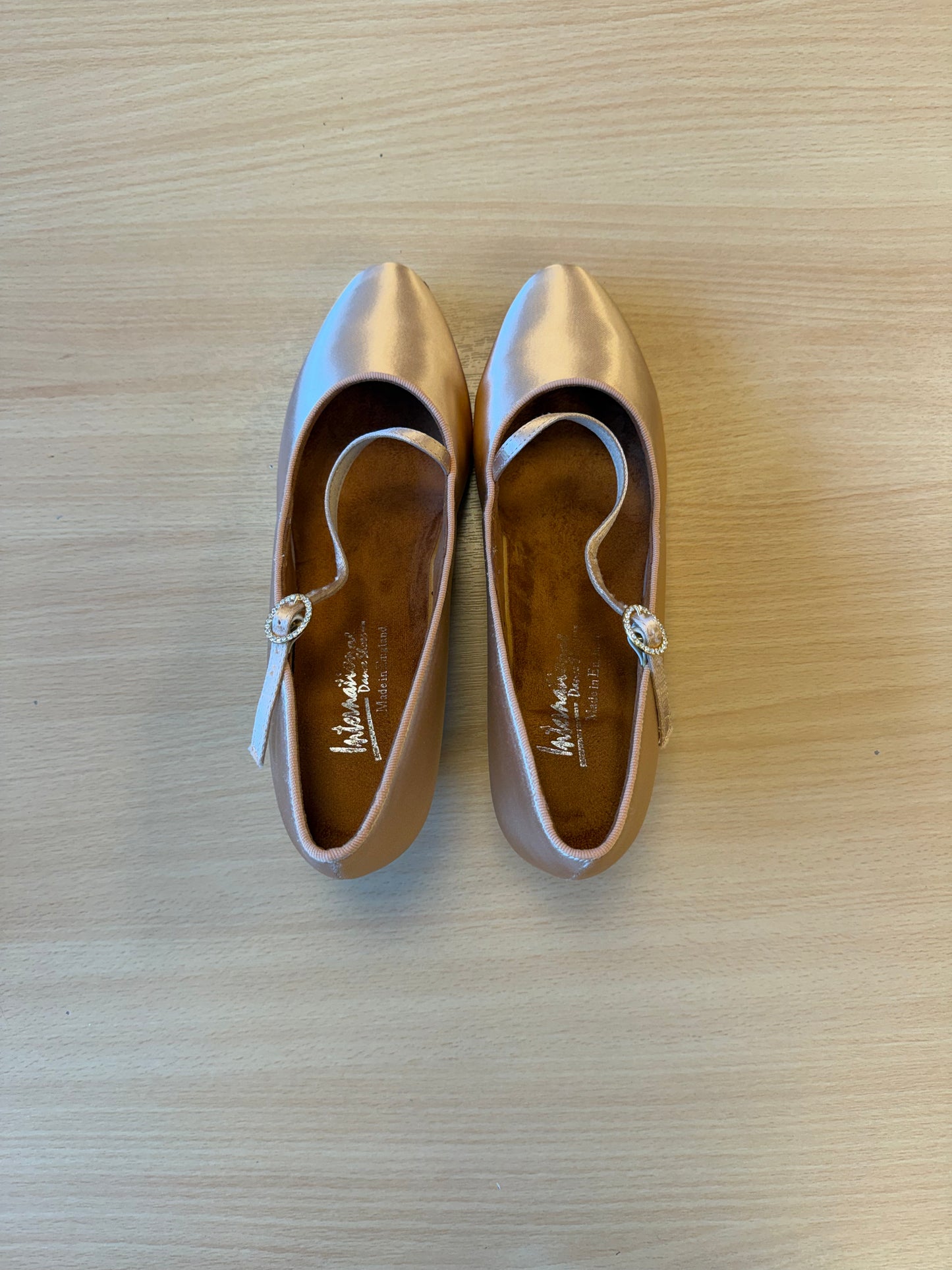 ICS RoundToe SingleStrap - Peach Satin - Size 6.5 - Wide