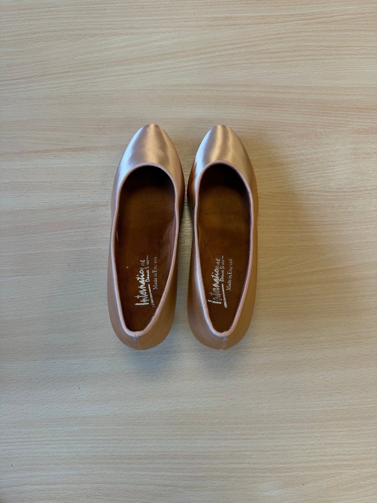 ICS RoundToe - Peach Satin - Size 6.5 - X Wide