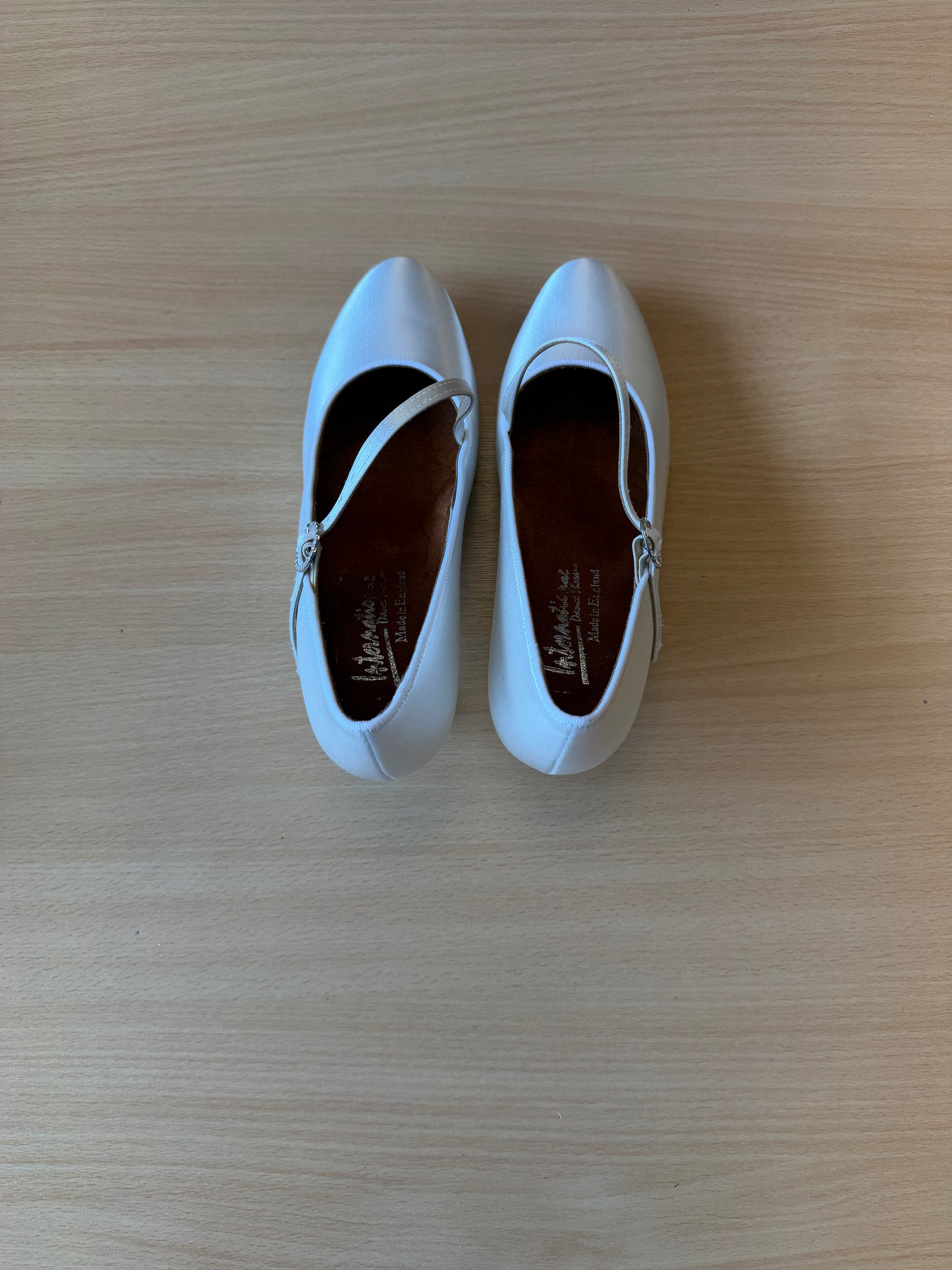 ICS RoundToe SingleStrap - White Satin - Size 5.5 - Regular