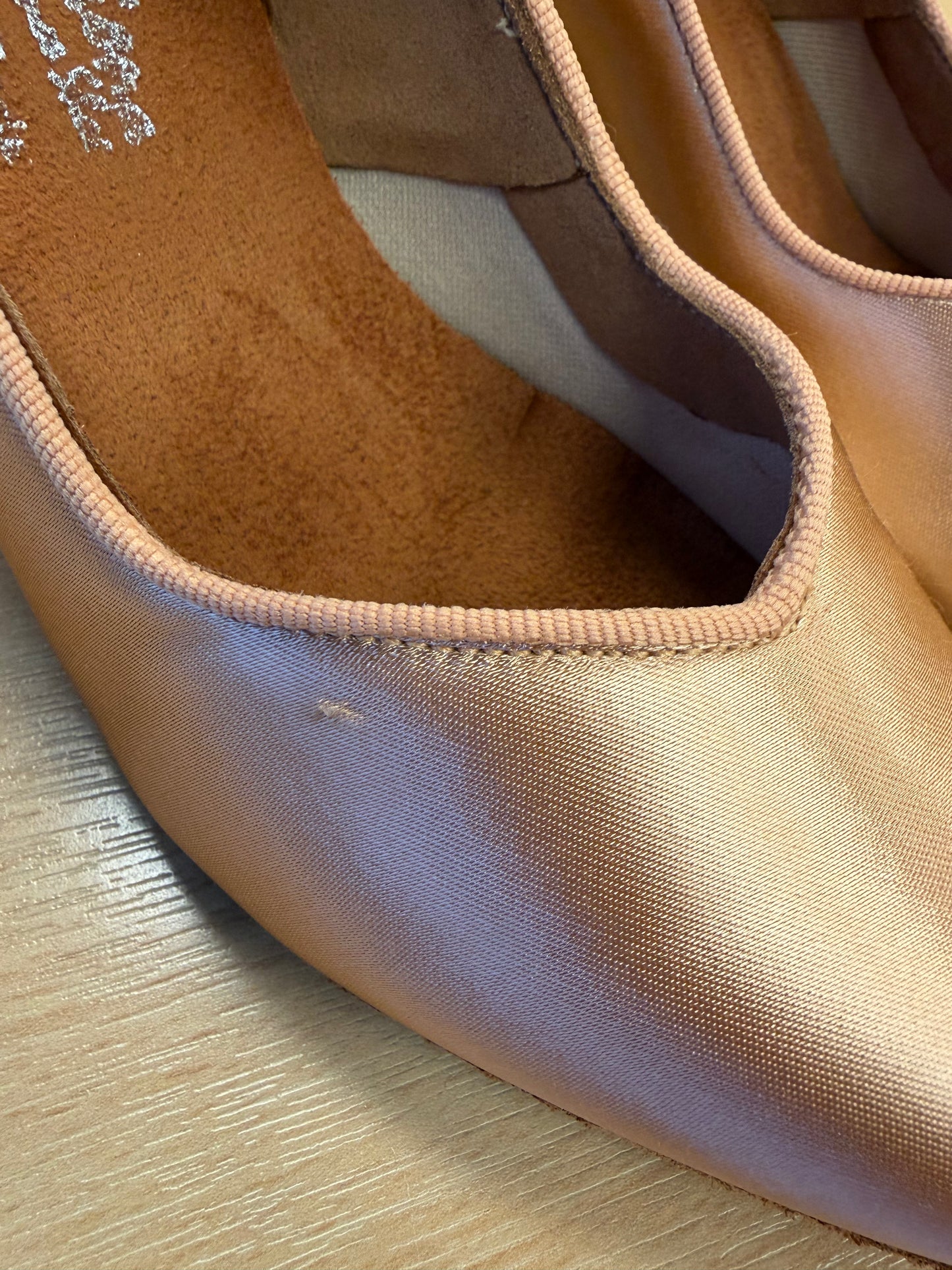 ICS SuperStar - Peach Satin - Size 4.5 - Narrow