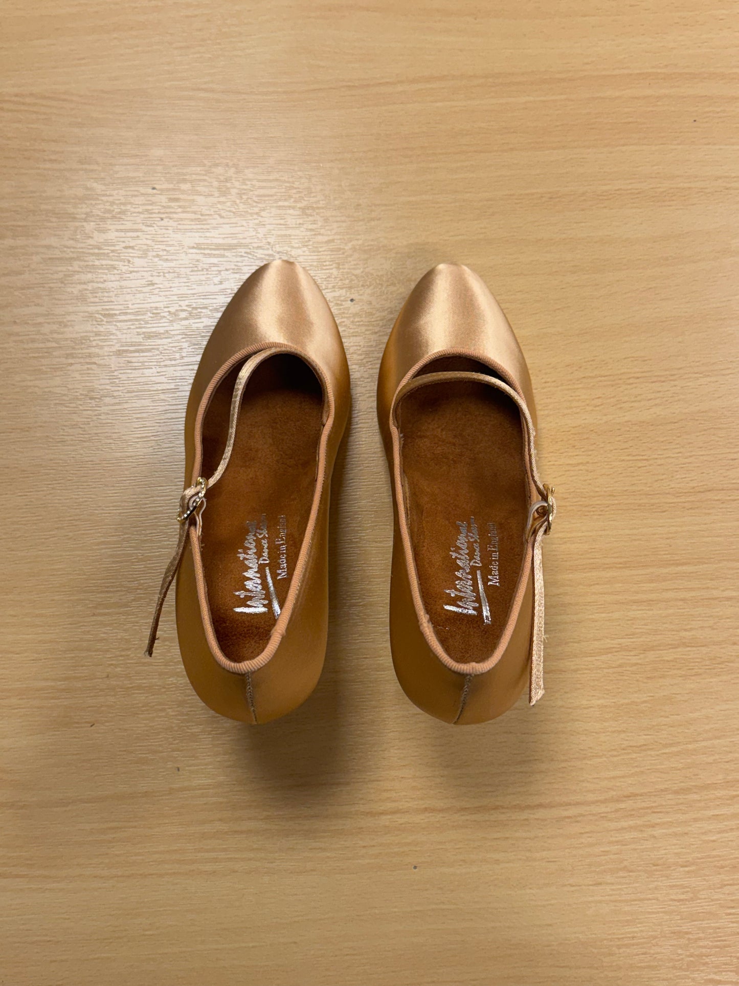ICS RoundToe SingleStrap - Peach Satin - Size 4 - Regular