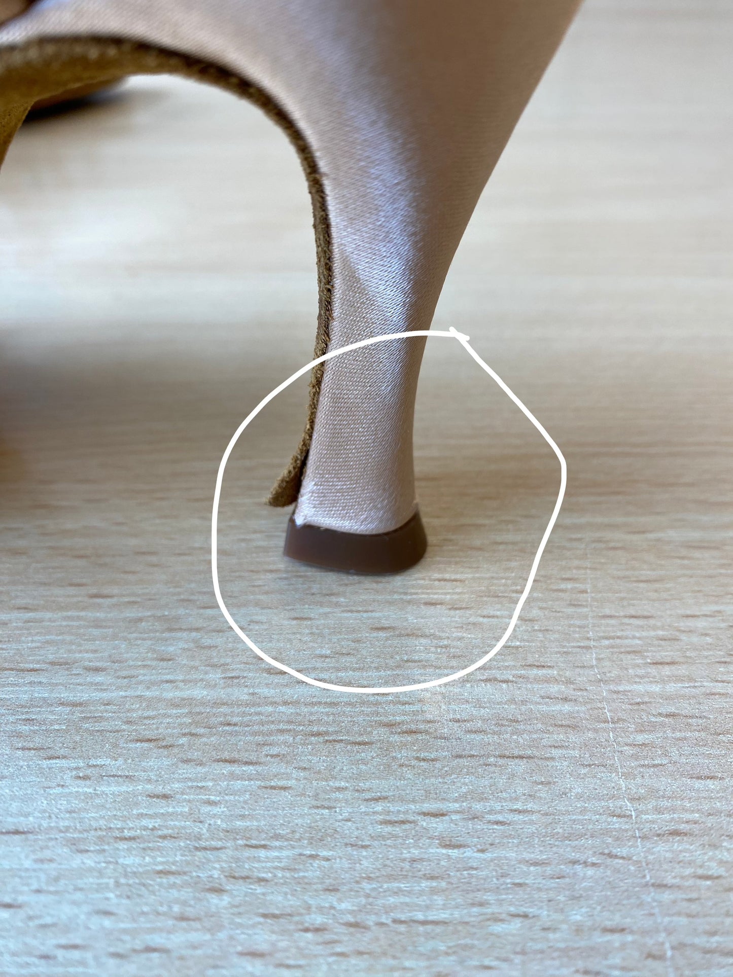 Lucia - Peach Satin (Size 6.5N)