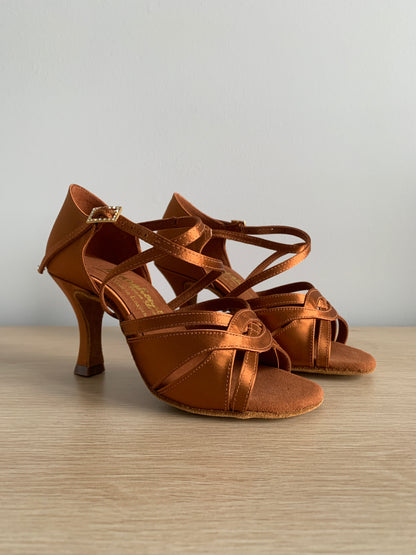 Mia XG - Tan Satin - Size 2.5 - Wide (XG Soles)