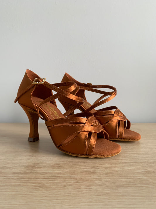 Mia XG - Tan Satin - Size 2.5 - Wide (XG Soles)