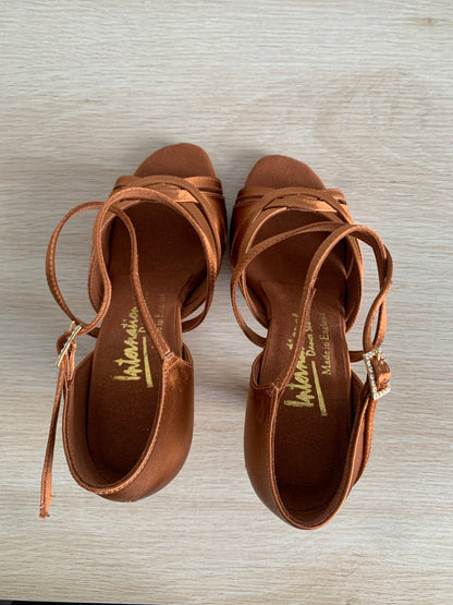 Mia XG - Tan Satin - Size 2.5 - Wide (XG Soles)