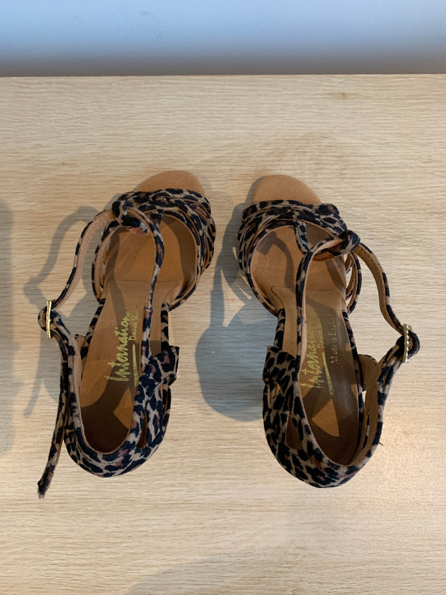 Lucia - Leopard - Size 4 - Regular