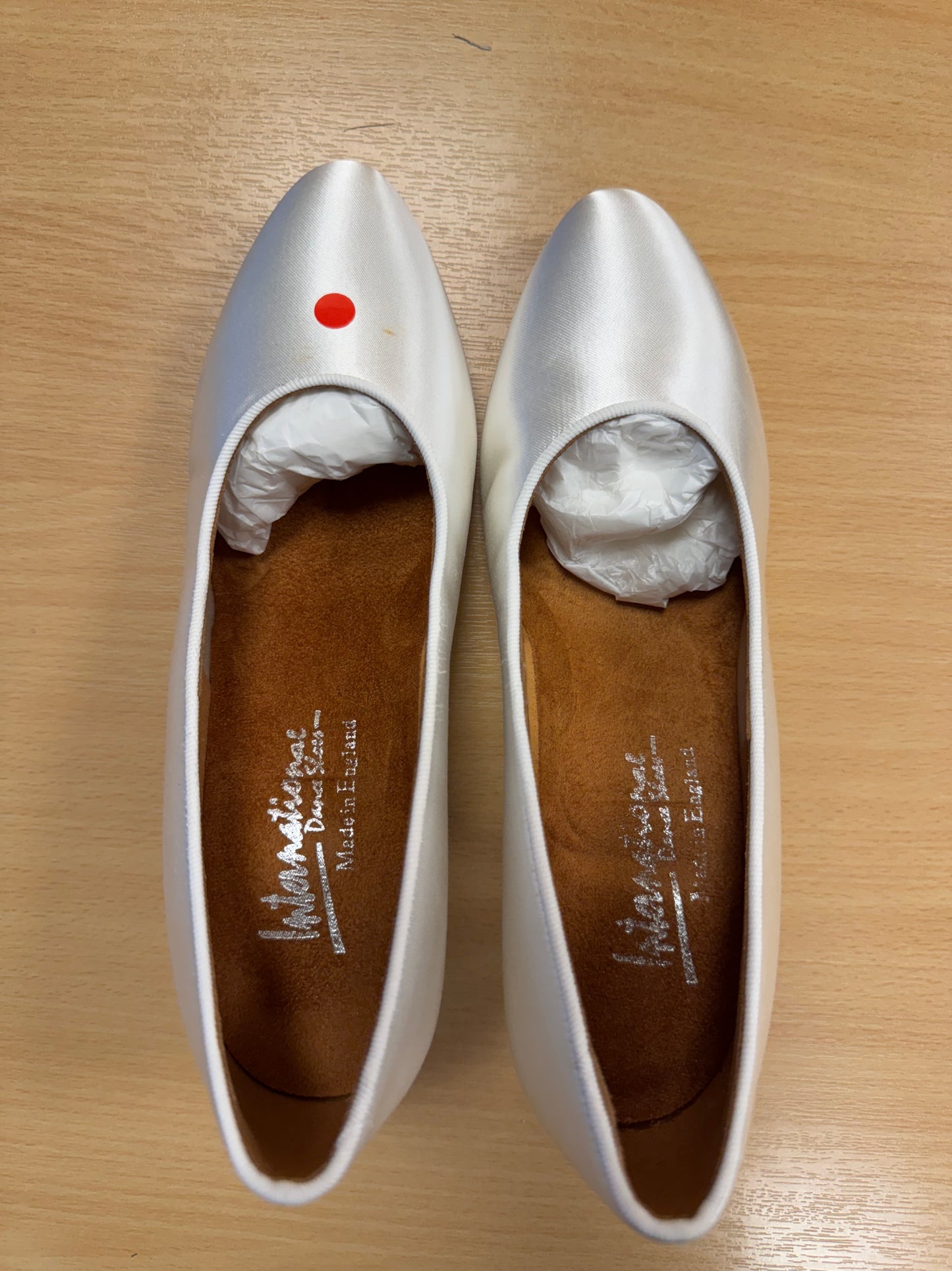 ICS RoundToe - White Satin - Size 4.5 - Regular