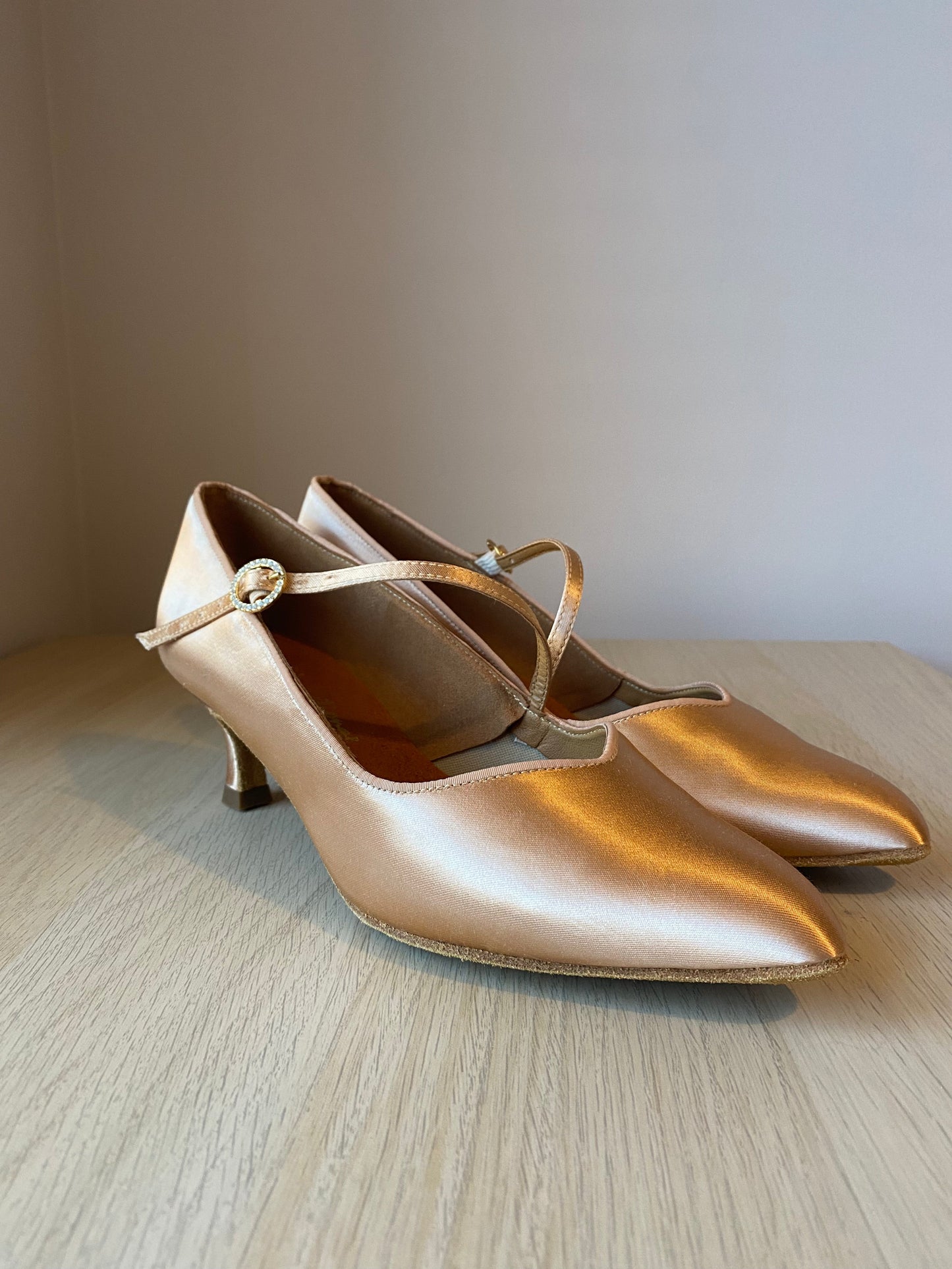 ICS SuperStar S/Strap - Peach Satin (Size 7.5W)