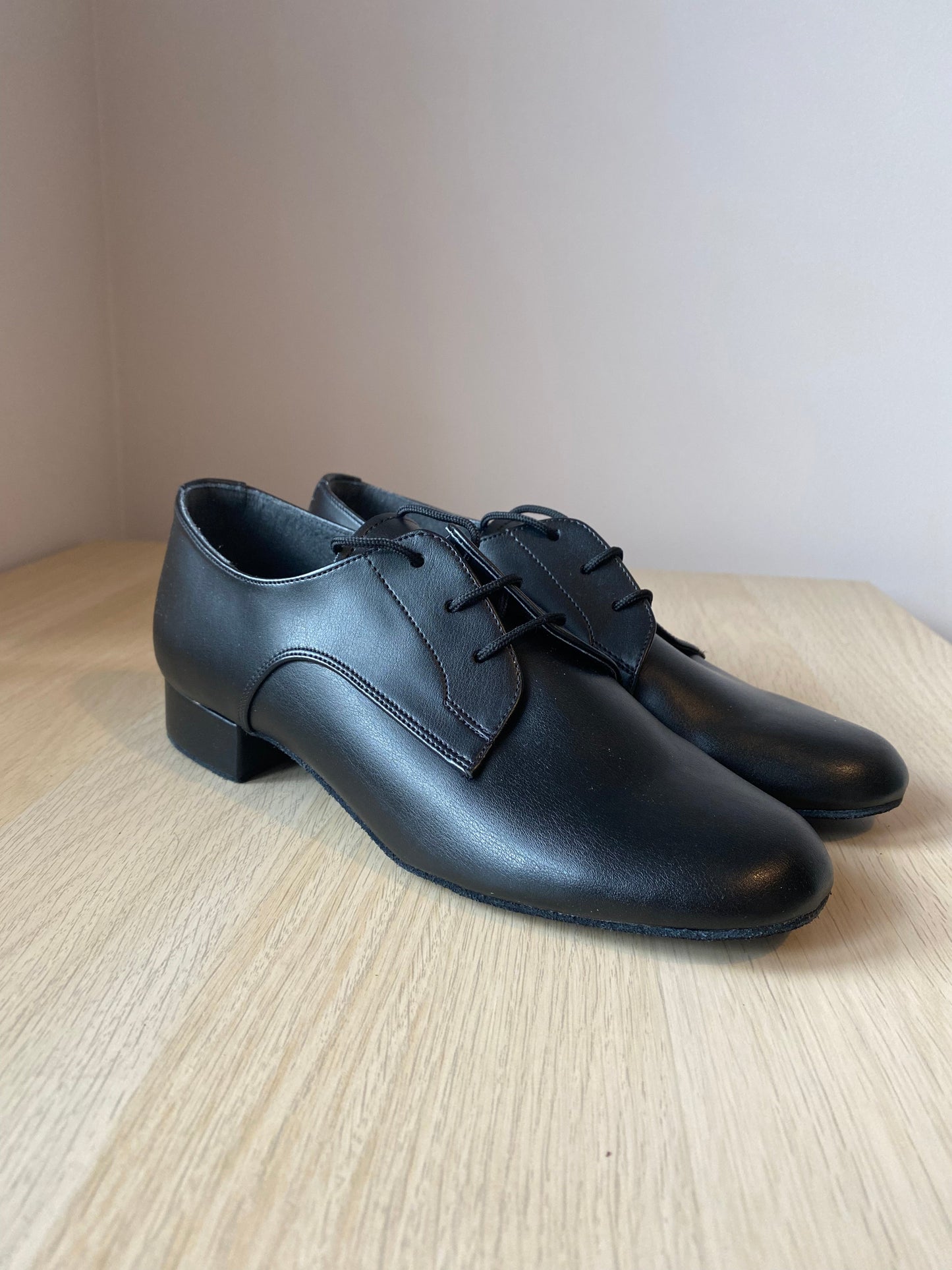 Gibson - Black Calf (Size 5.5)
