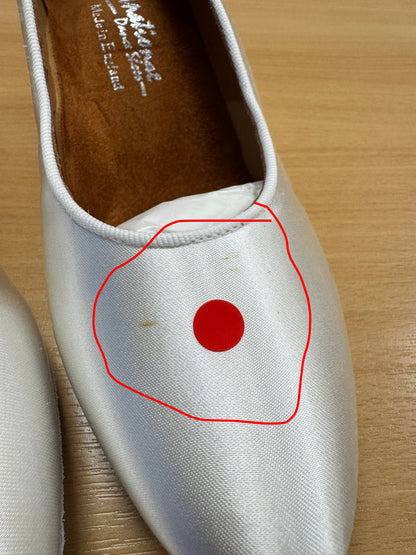 ICS RoundToe - White Satin - Size 4.5 - Regular