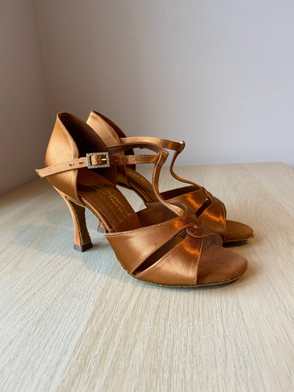 1018 - Tan Satin (Size 3.5)