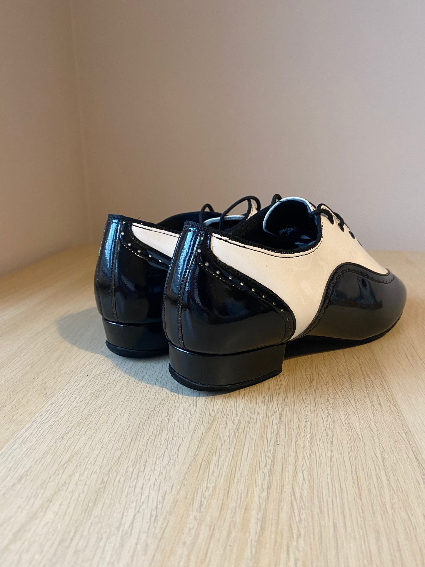 Brogue Full-Sole - White Patent/Black Patent (Size 6.5)
