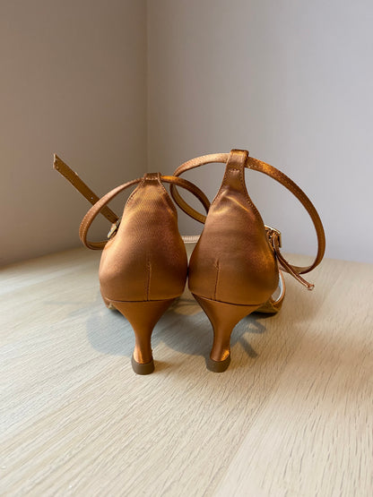 American Smooth - Tan Satin - Size 7 - Wide