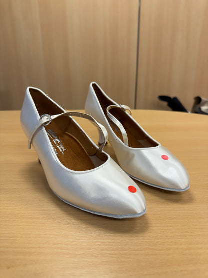 ICS RoundToe SingleStrap - White Satin - Size 7 - Regular