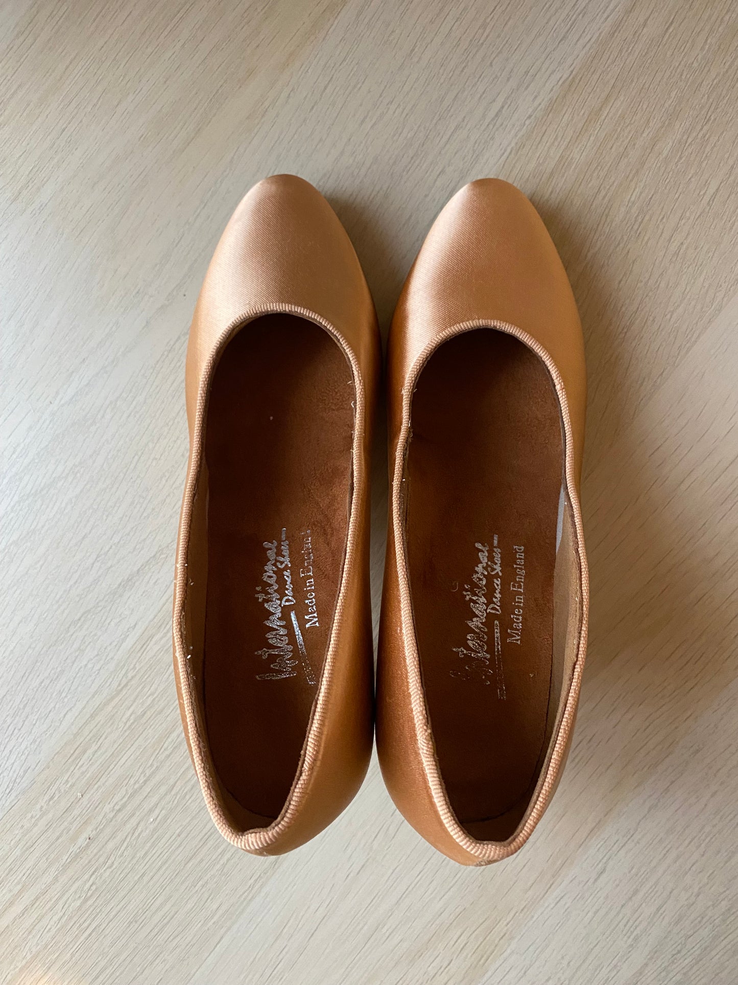 ICS RoundToe - Peach Satin - Size 4.5 - Regular