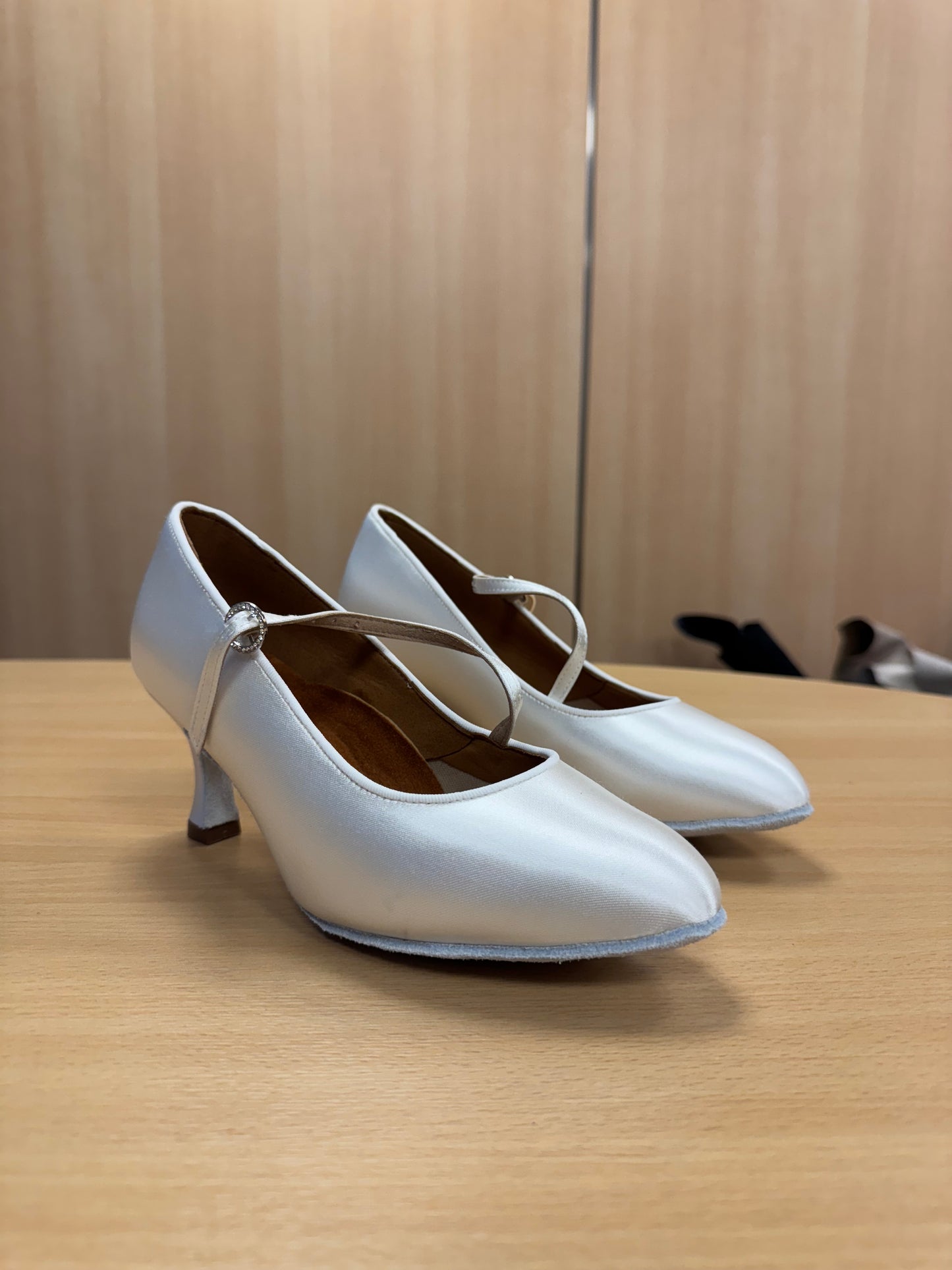 ICS RoundToe SingleStrap - White Satin - Size 6 - X Wide