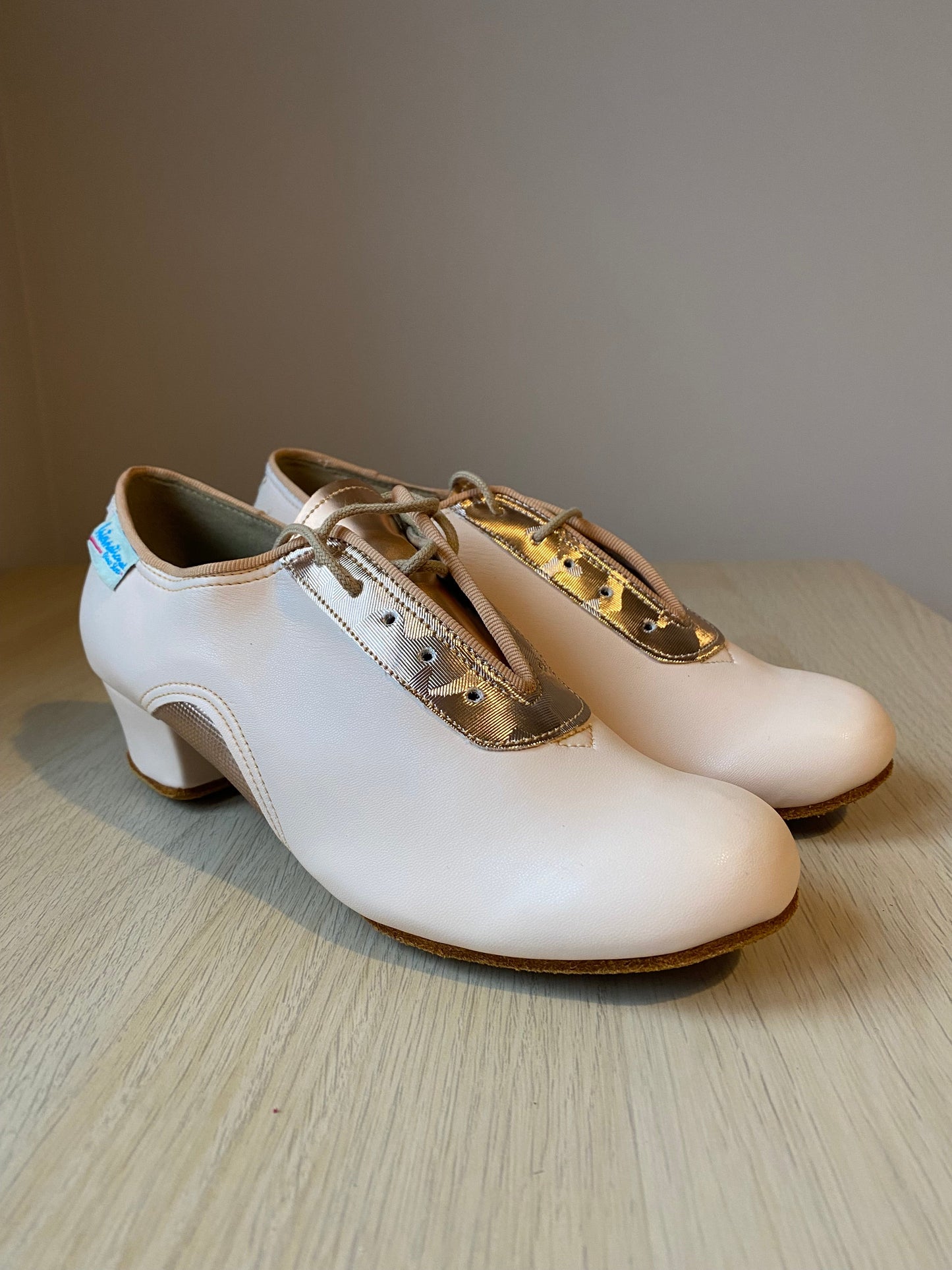 Artiste SS - Himalayan Rose (Size 5.5)