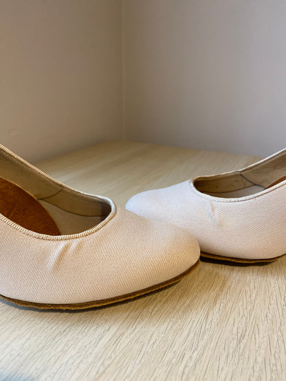 ICS RoundToe - Beige Lycra - Size 5 - Regular