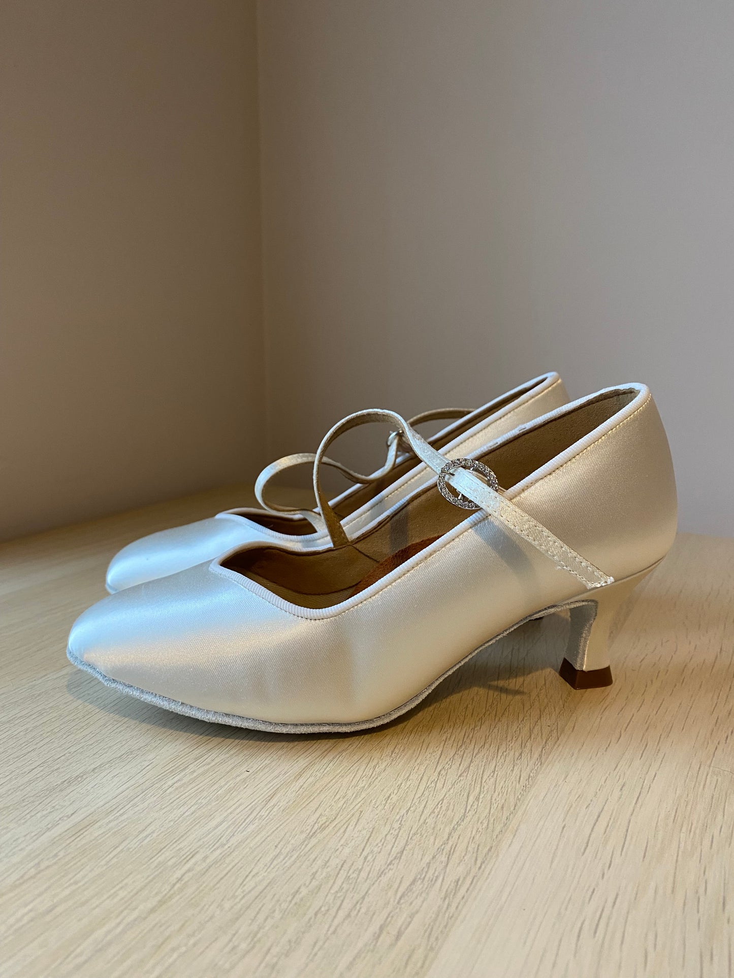 ICS Vista SingleStrap - White Satin - Size 4 - Wide