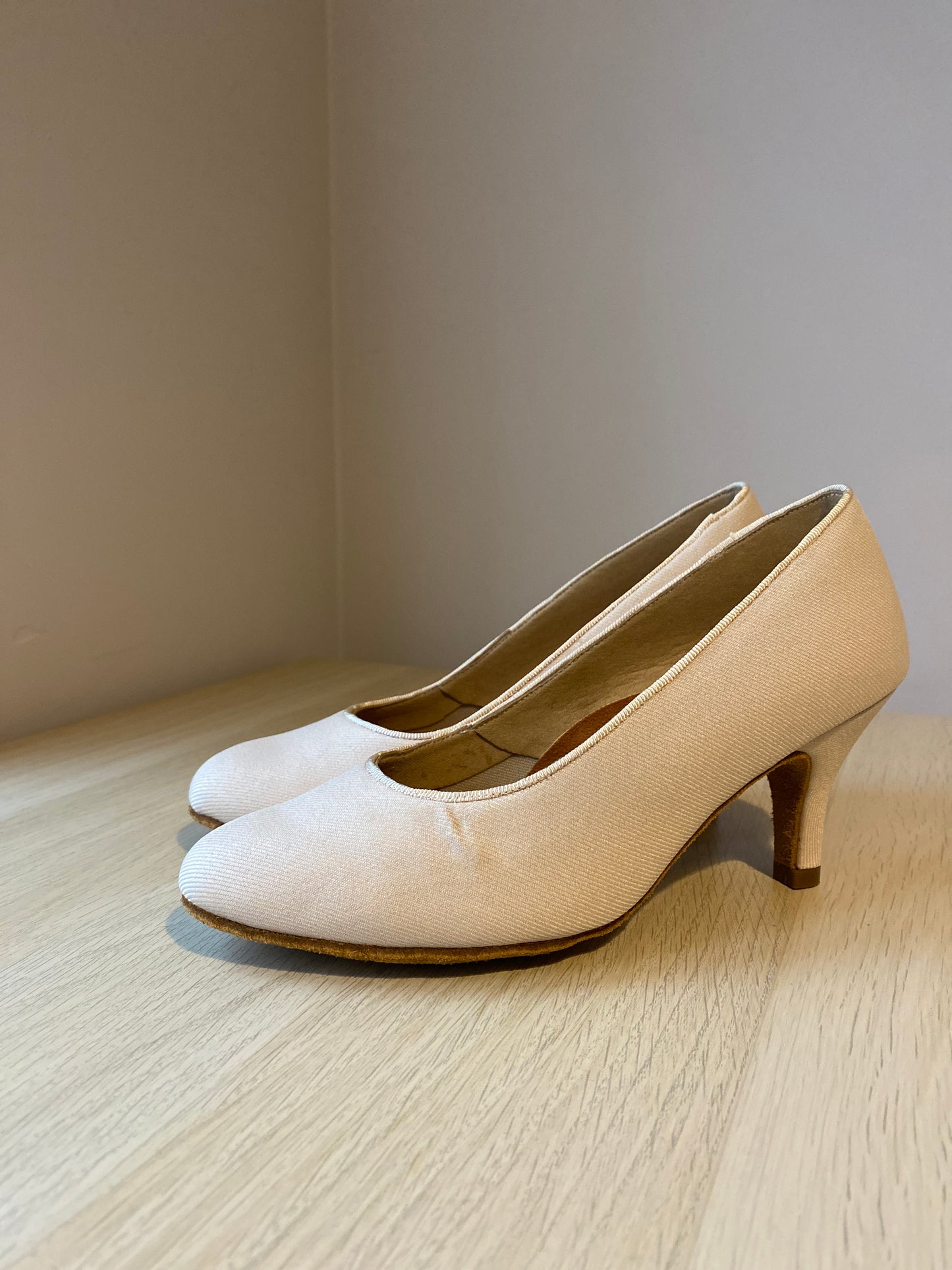 ICS RoundToe - Beige Lycra - Size 5 - Regular