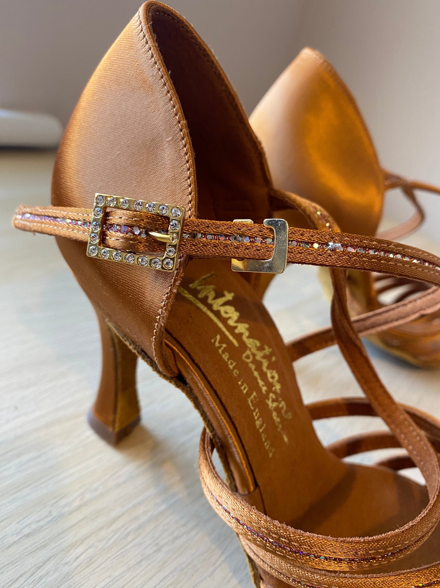 Flavia Sequin - Tan Satin/Tan Sequin (Size 3W)