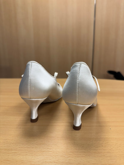 ICS Classic - White Satin - Size 5 - Regular