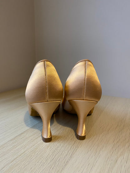 ICS RoundToe - Peach Satin - Size 4.5 - Regular