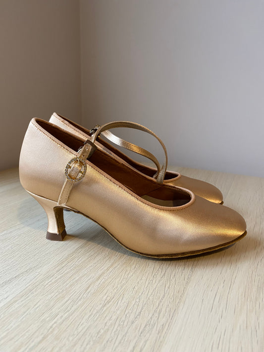 ICS RoundToe SingleStrap - Peach Satin - Size 3 - Wide Hook Buckles