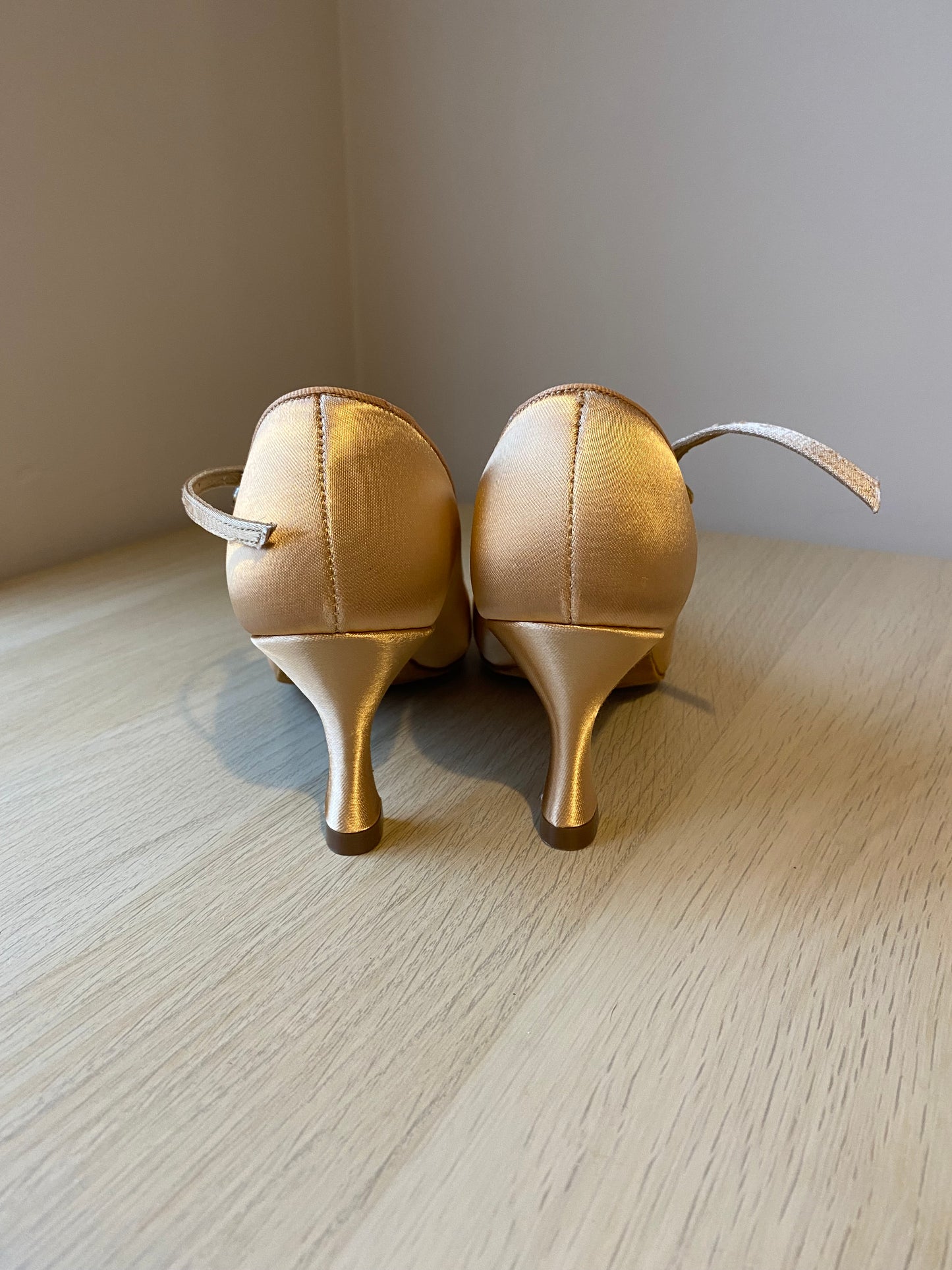 ICS SuperStar SingleStrap - Peach Satin - Size 5 - X Wide