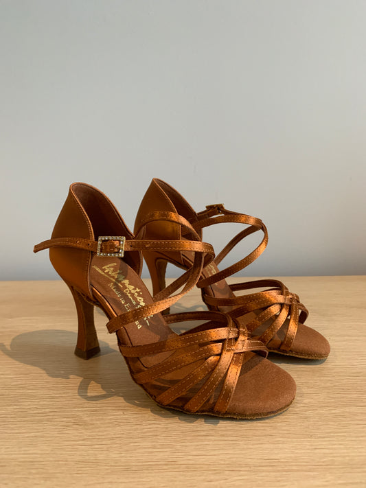 Flavia - Tan Satin - Size 2.5 - Regular