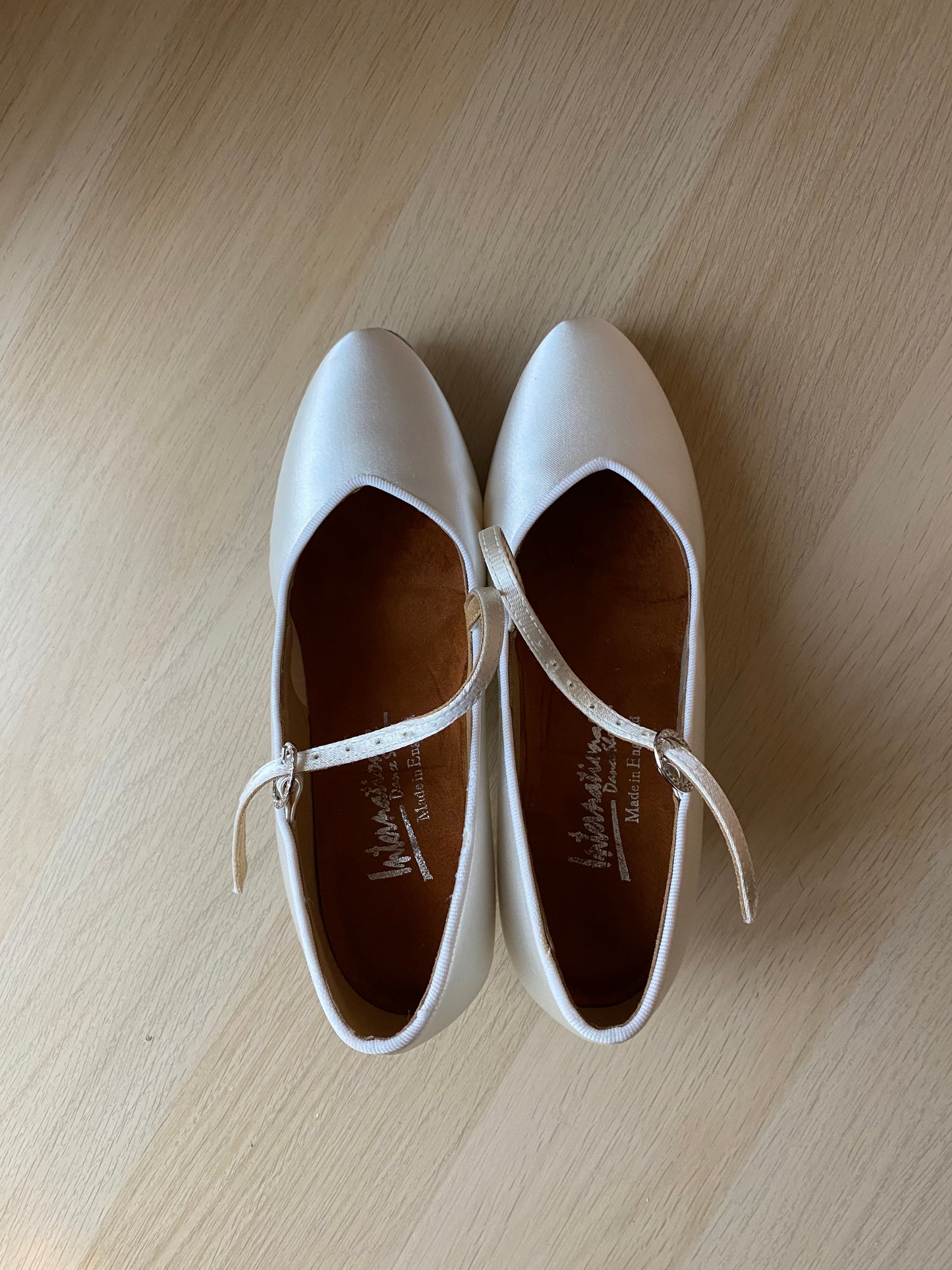 ICS Vista SingleStrap - White Satin - Size 4 - Wide