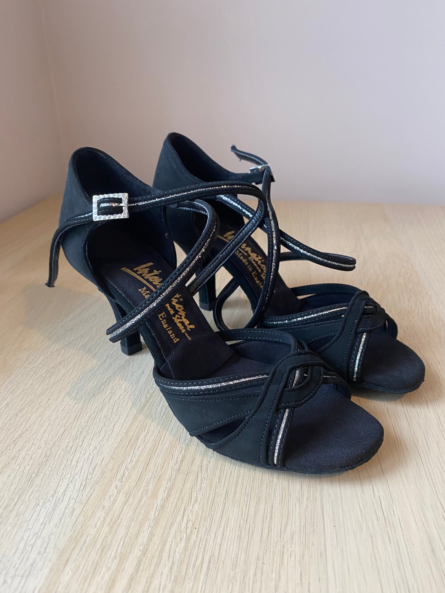 Mia - Black Nubuck/Silver Glitter (Size 4.5)