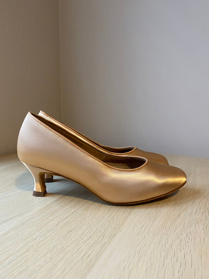 ICS RoundToe - Peach Satin - Size 6 - X Wide