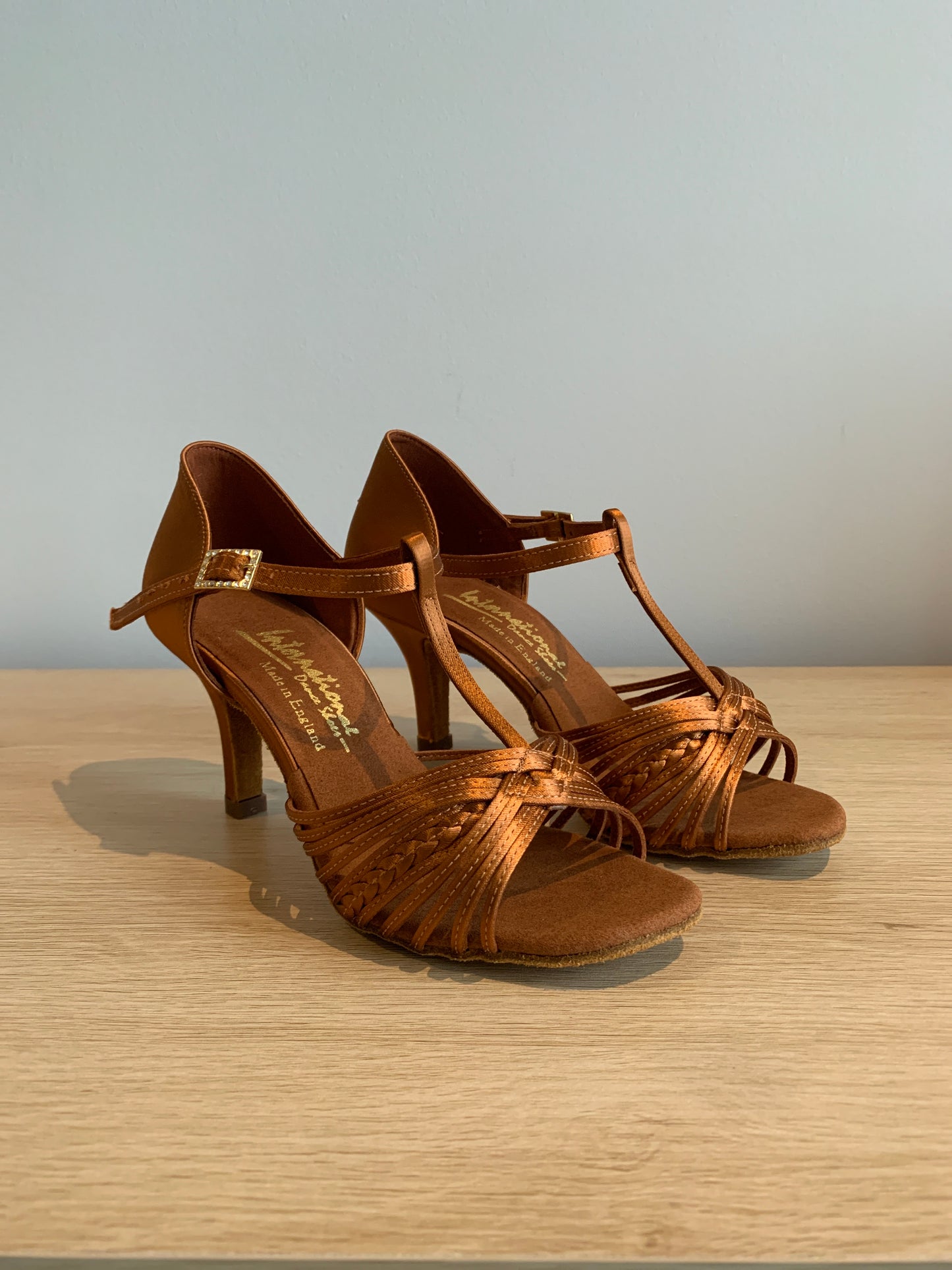 Svetlana - Tan Satin - Size 4 - Regular