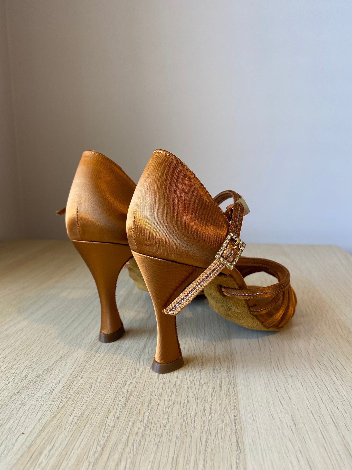 Flavia Sequin - Tan Satin/Tan Sequin (Size 3W)
