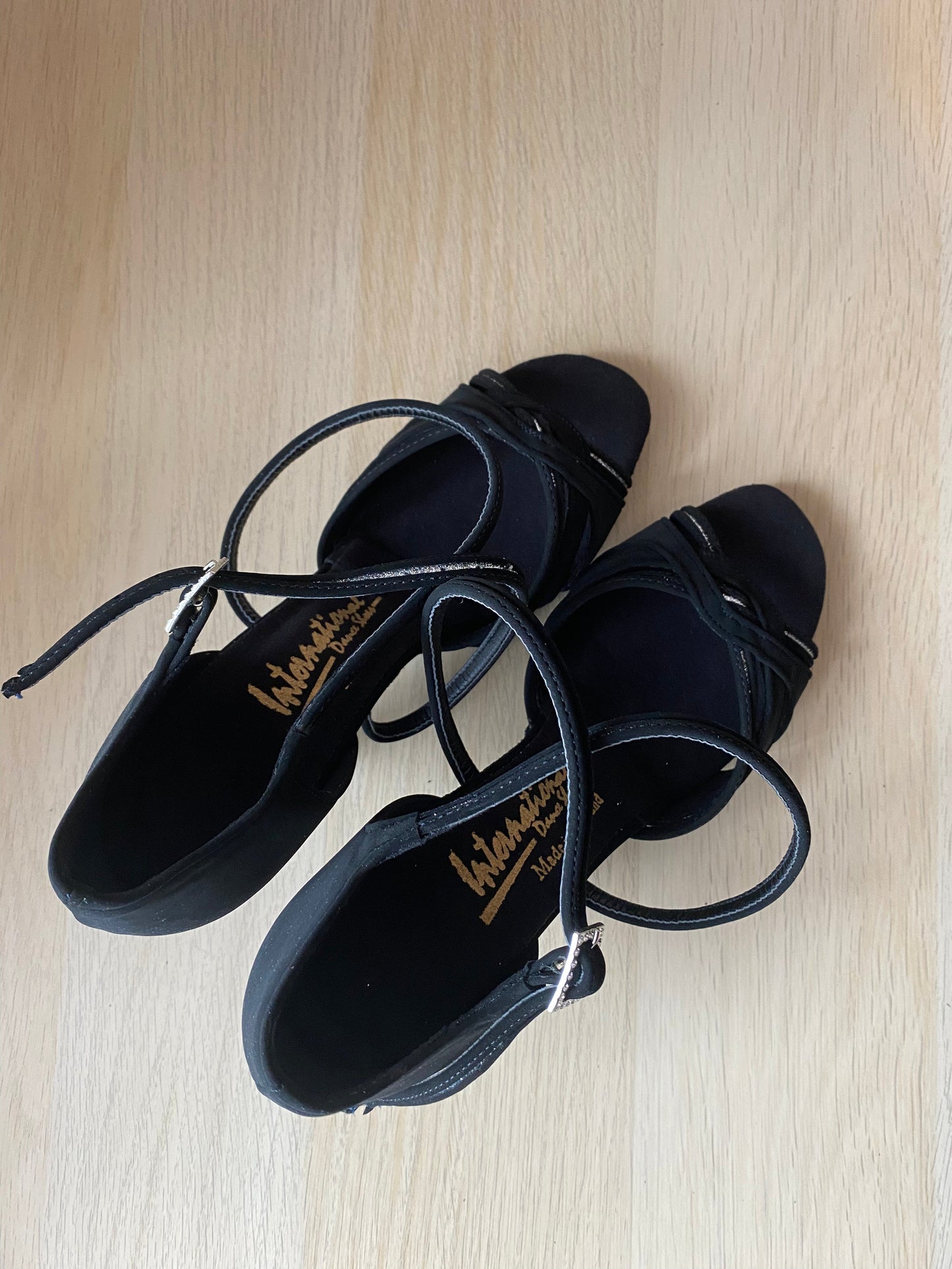 Mia - Black Nubuck/Silver Glitter (Size 4.5)